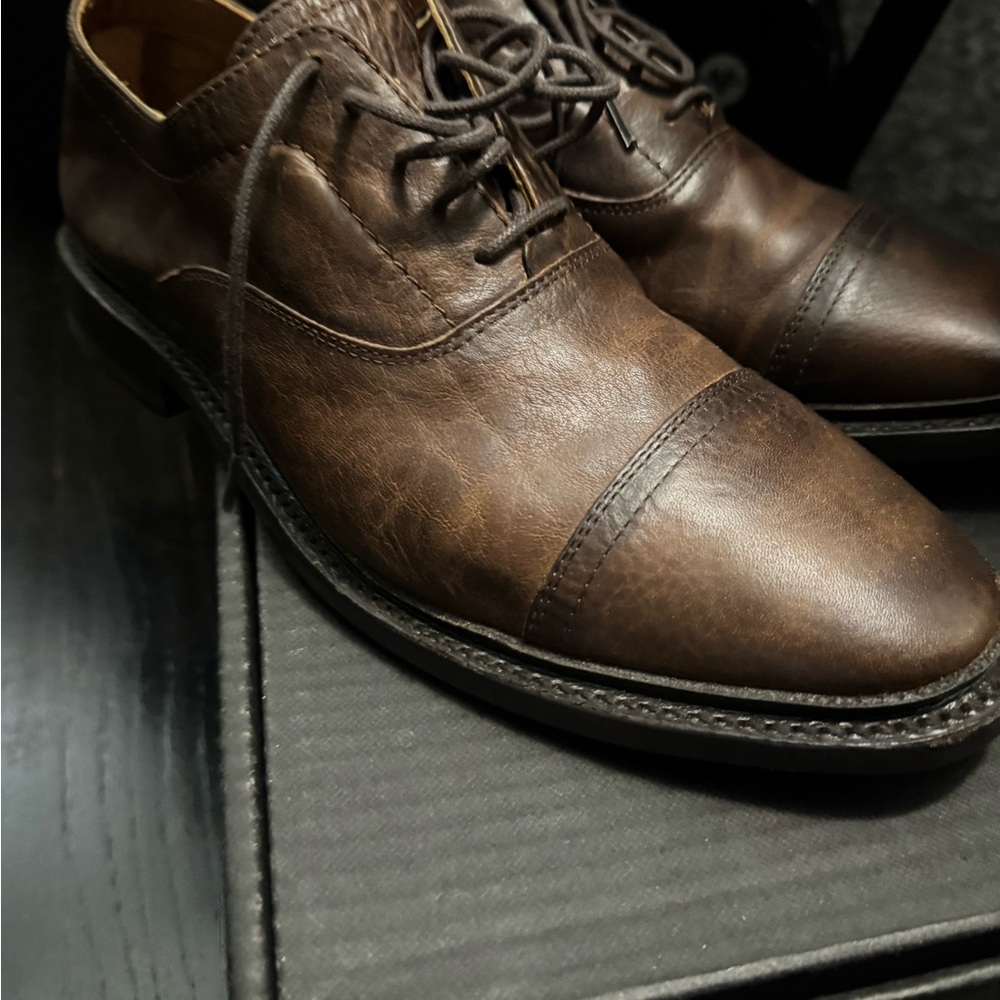 FRYE AND CO. Dark Brown Leather Oxfords